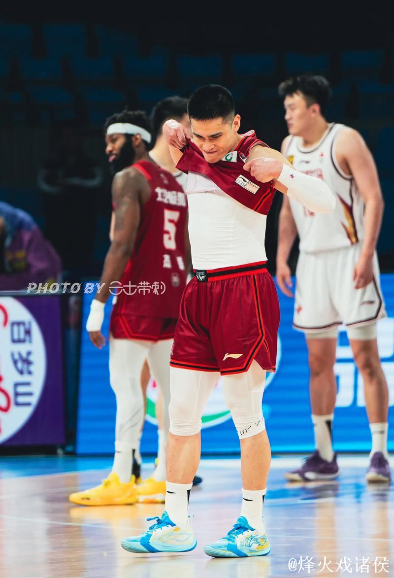 陈盈骏18分周琦赵睿均9分 北京击败深圳迎4连胜